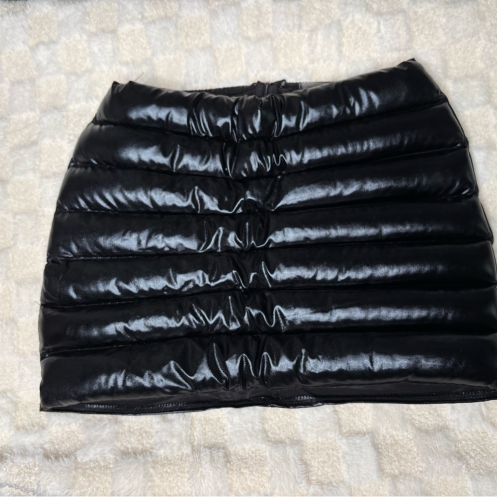 Fashion Nova Black Ruched Bubble Mini Skirt